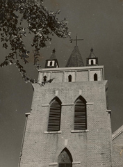1953년부터 이 종탑에 '새문안의 종'을 달고 예배 시간을 알렸다